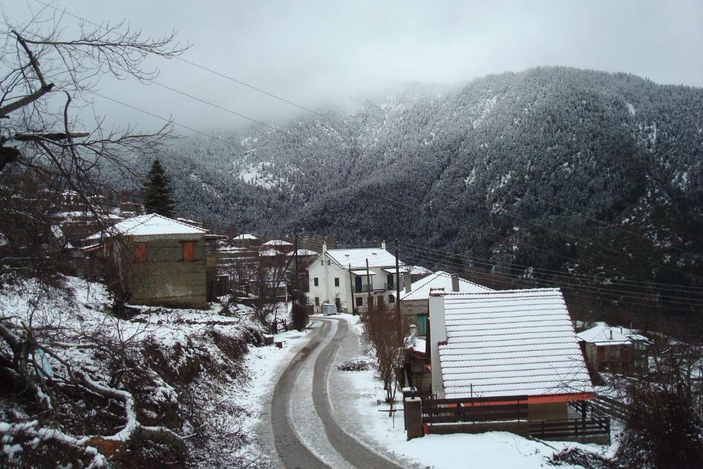 Elatou Hotel Ано Хора Екстериор снимка