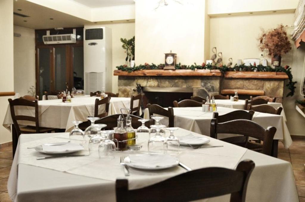 Elatou Hotel Ано Хора Екстериор снимка