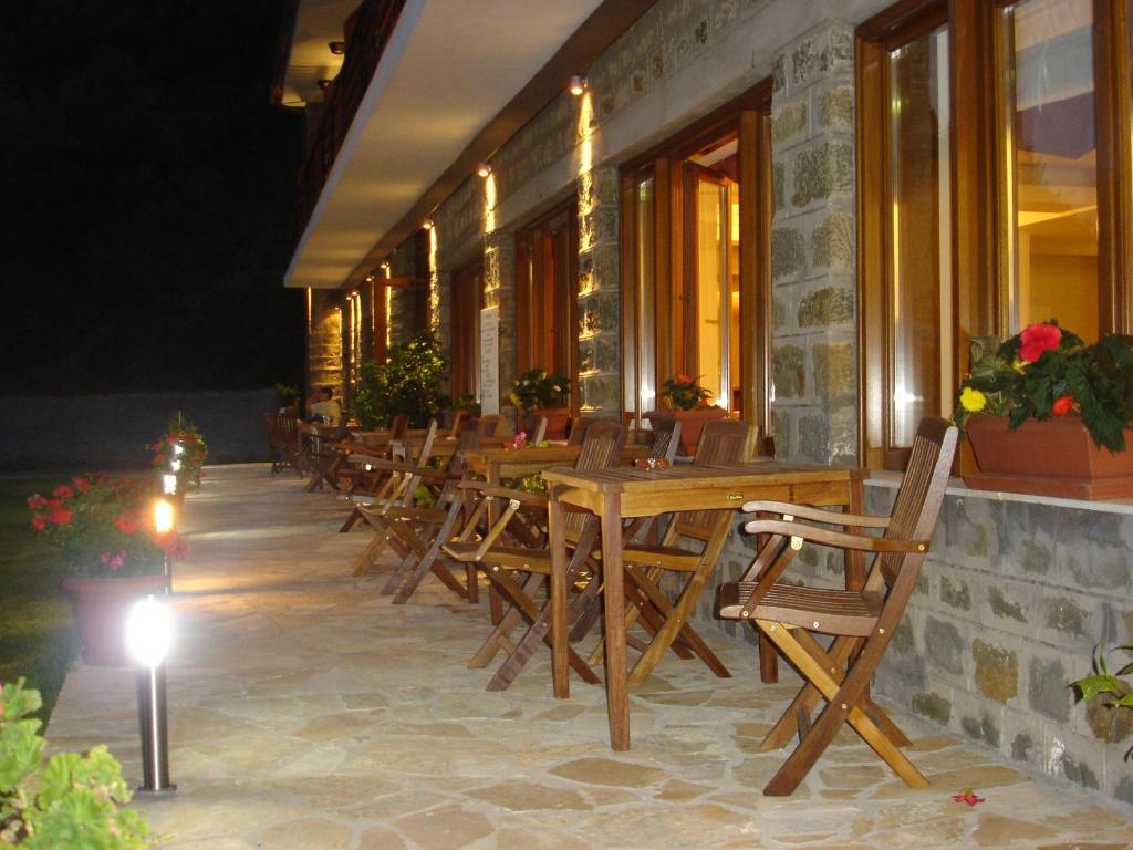 Elatou Hotel Ано Хора Екстериор снимка